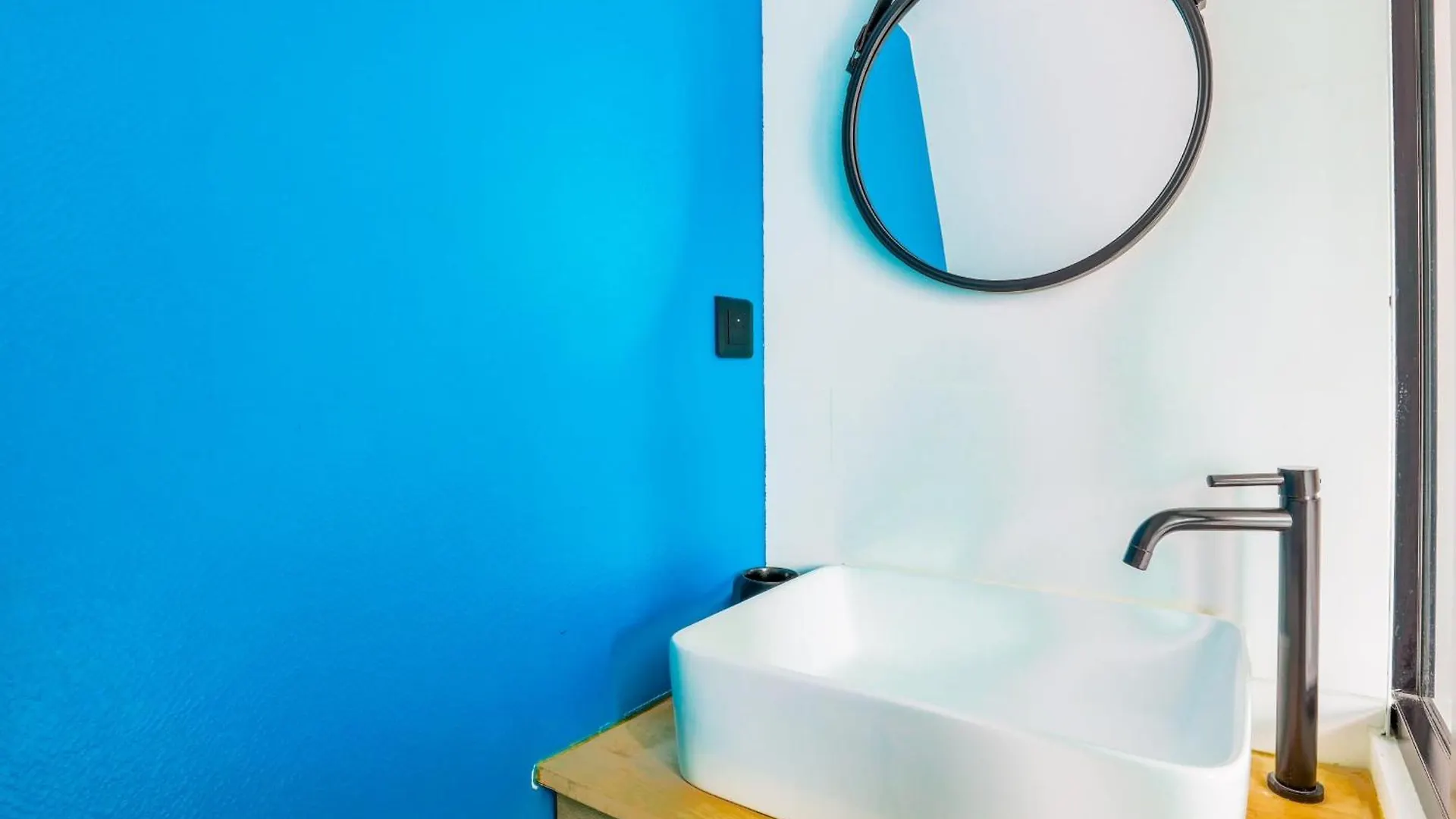 1br Space *
