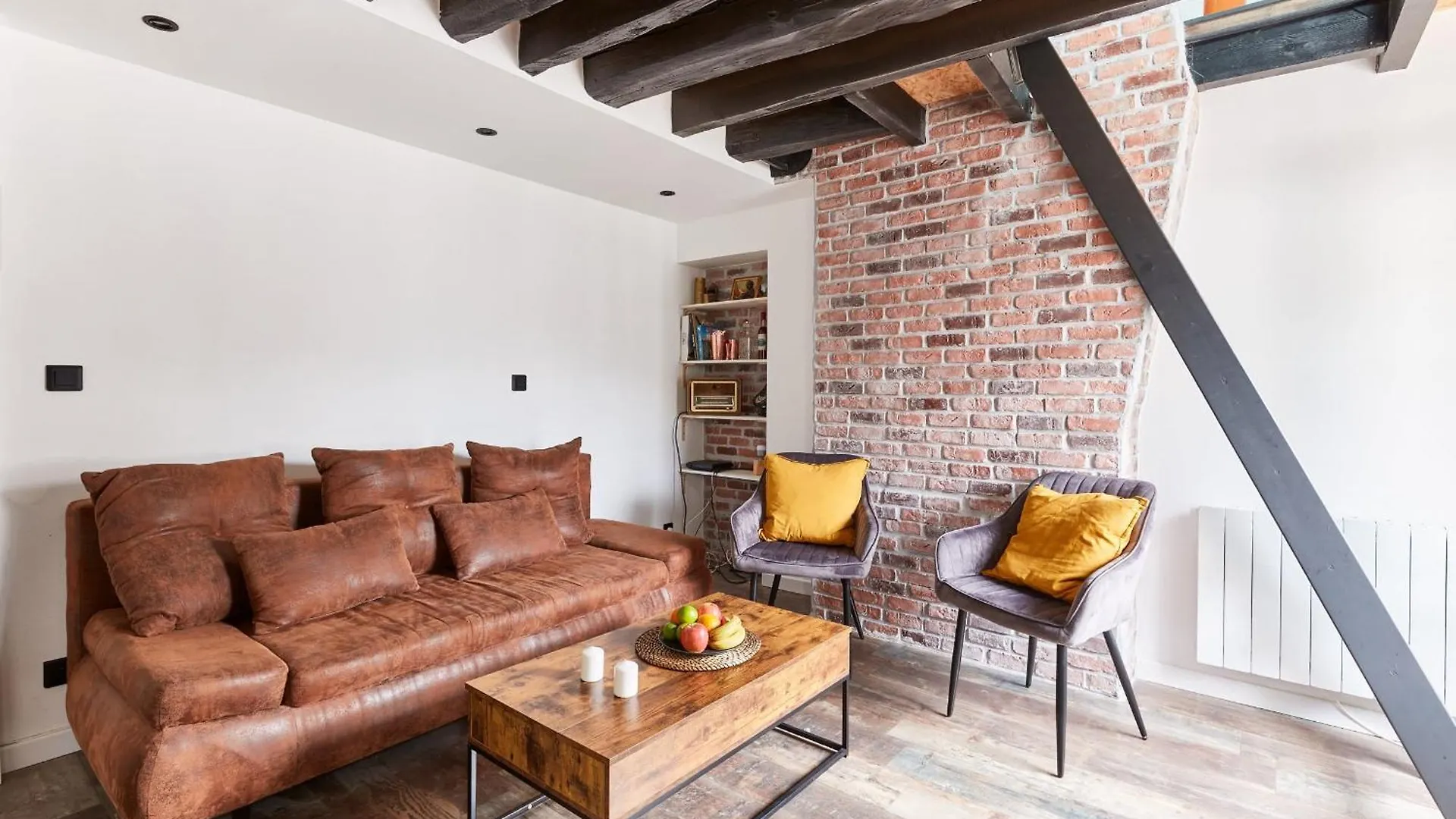 1br Space Apartment *